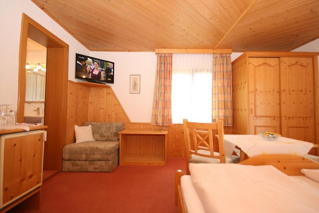 Haus Meissnitzer Haus im Ennstal Room photo